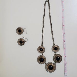 Necklace and Earrings Costume Jewelery Set